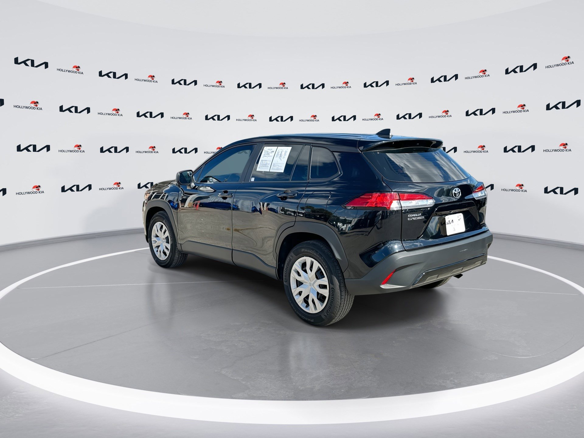 Used 2024 Toyota Corolla Cross L image 6