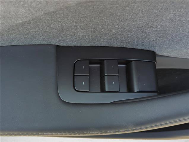 Used 2025 Tesla Model 3 RWD image 8