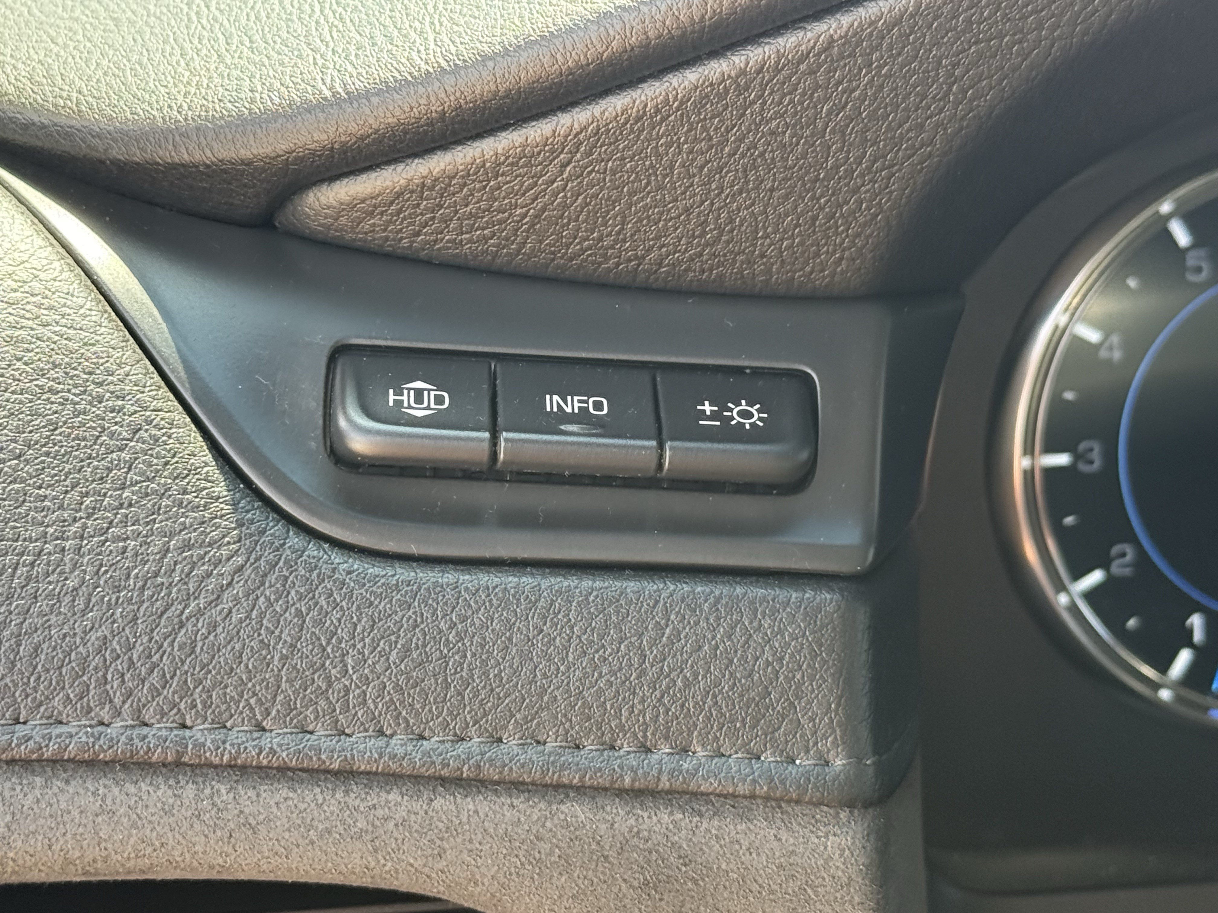 Used 2019 RAM 2500 Laramie AWD/4WD image 25
