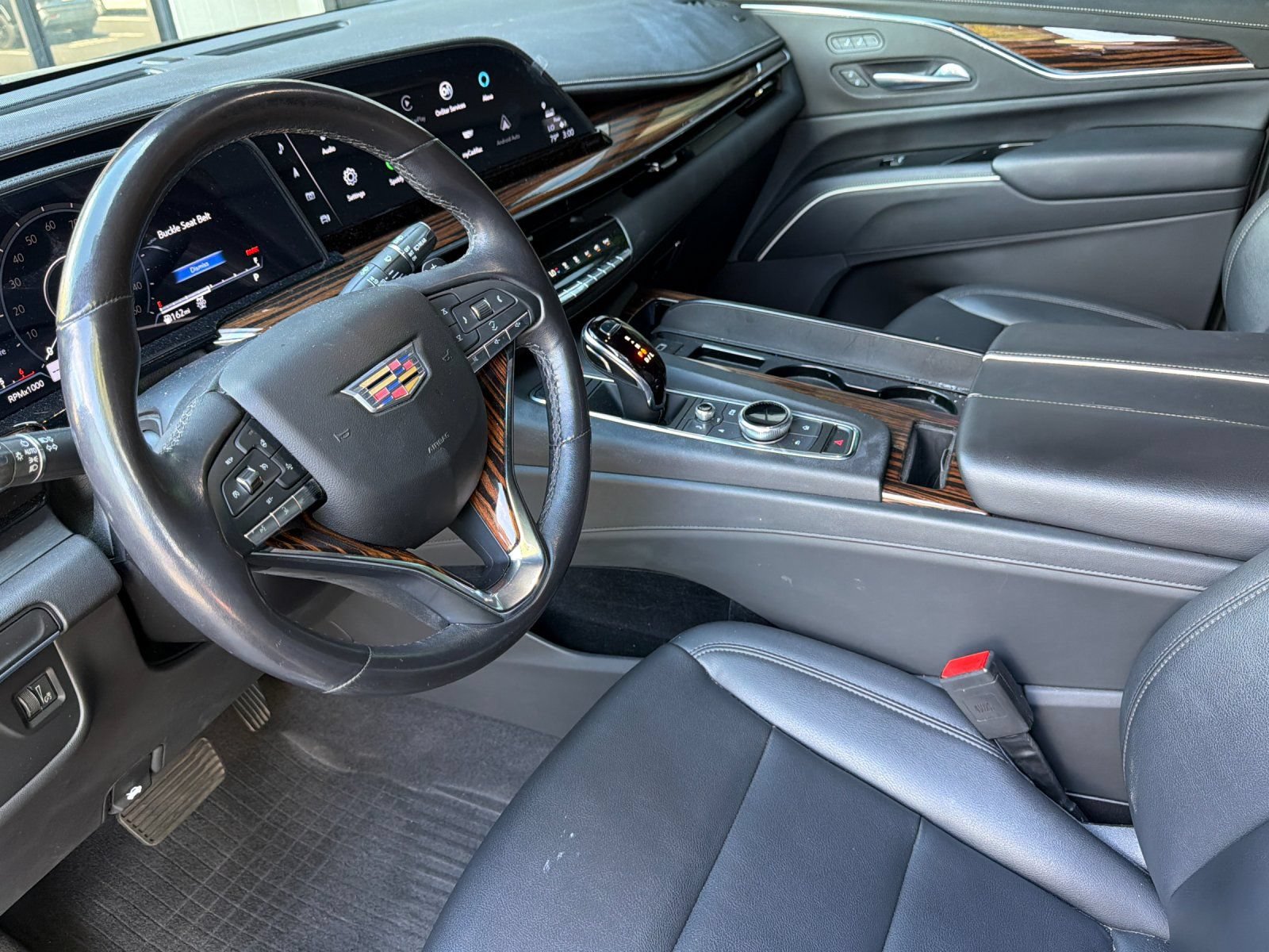 Used 2023 Cadillac Escalade ESV Luxury AWD/4WD image 8