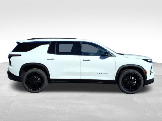New 2027 Chevrolet Traverse LT w/ LPO, Floor Liner Package FWD image 2