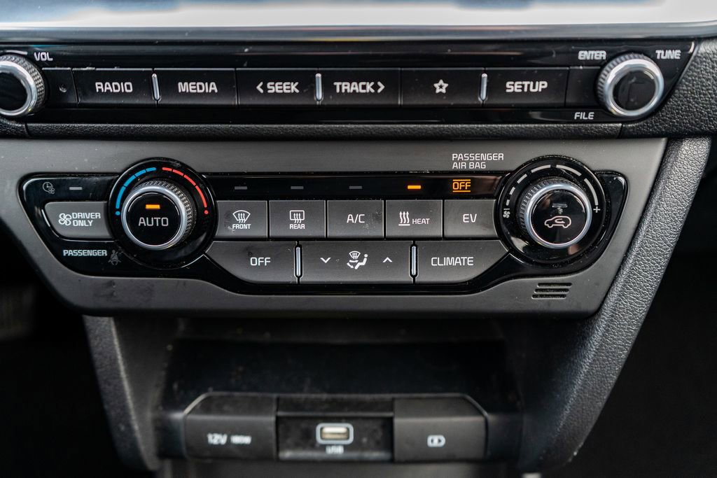 Used 2021 Kia Niro EX w/ Cold Weather Package image 26