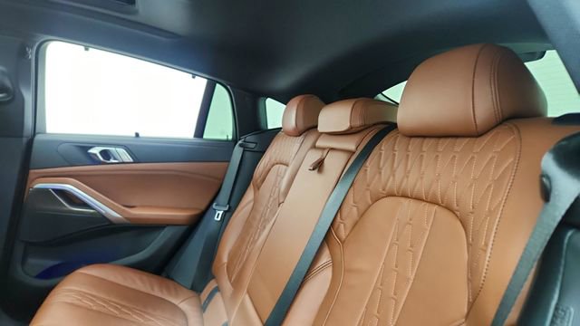 Used 2022 BMW X6 xDrive40i w/ Executive Package image 30