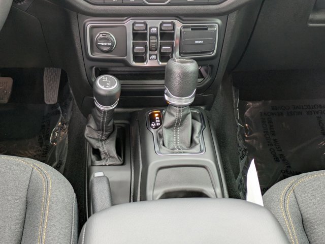 New 2025 Jeep Gladiator Sport image 17