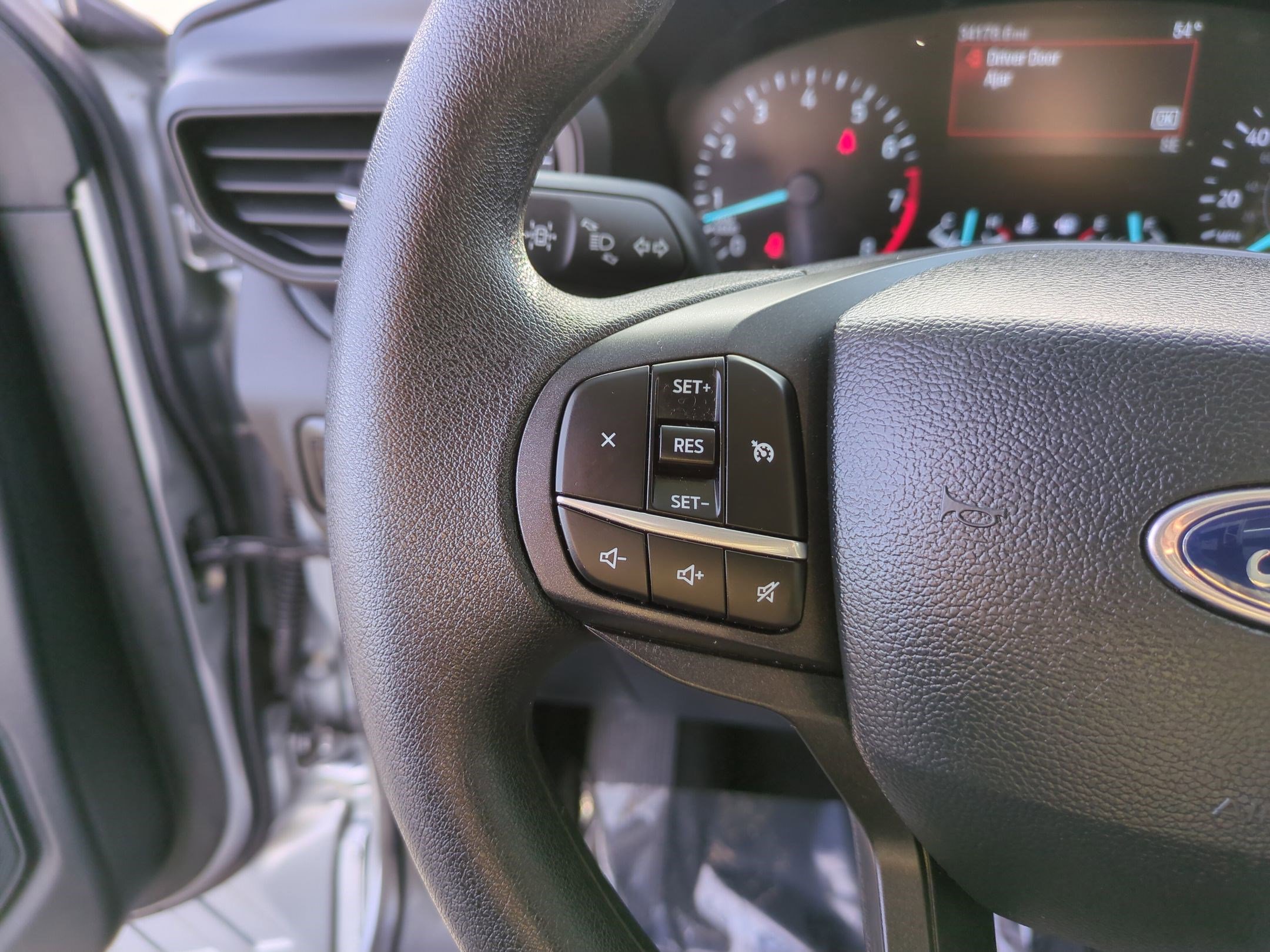 Used 2023 Ford Explorer 4WD w/ Class IV Trailer Tow Package image 17