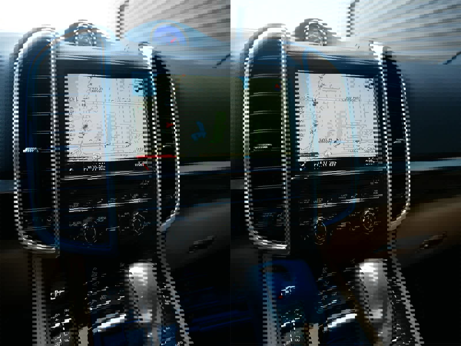 Used 2014 Porsche Cayenne Diesel Platinum Edition image 24