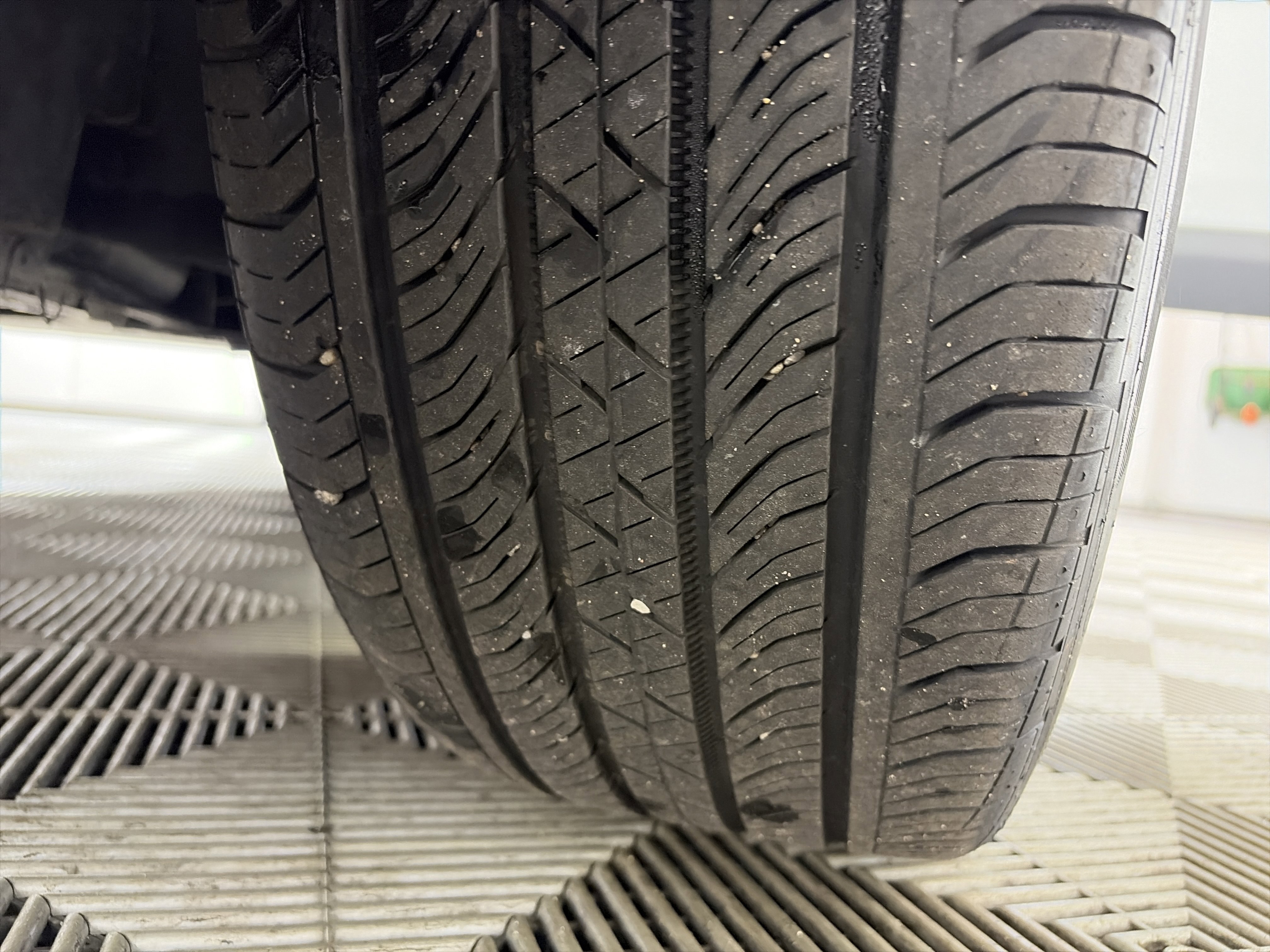 Used 2024 Jeep Compass Latitude w/ Convenience Group AWD/4WD image 12