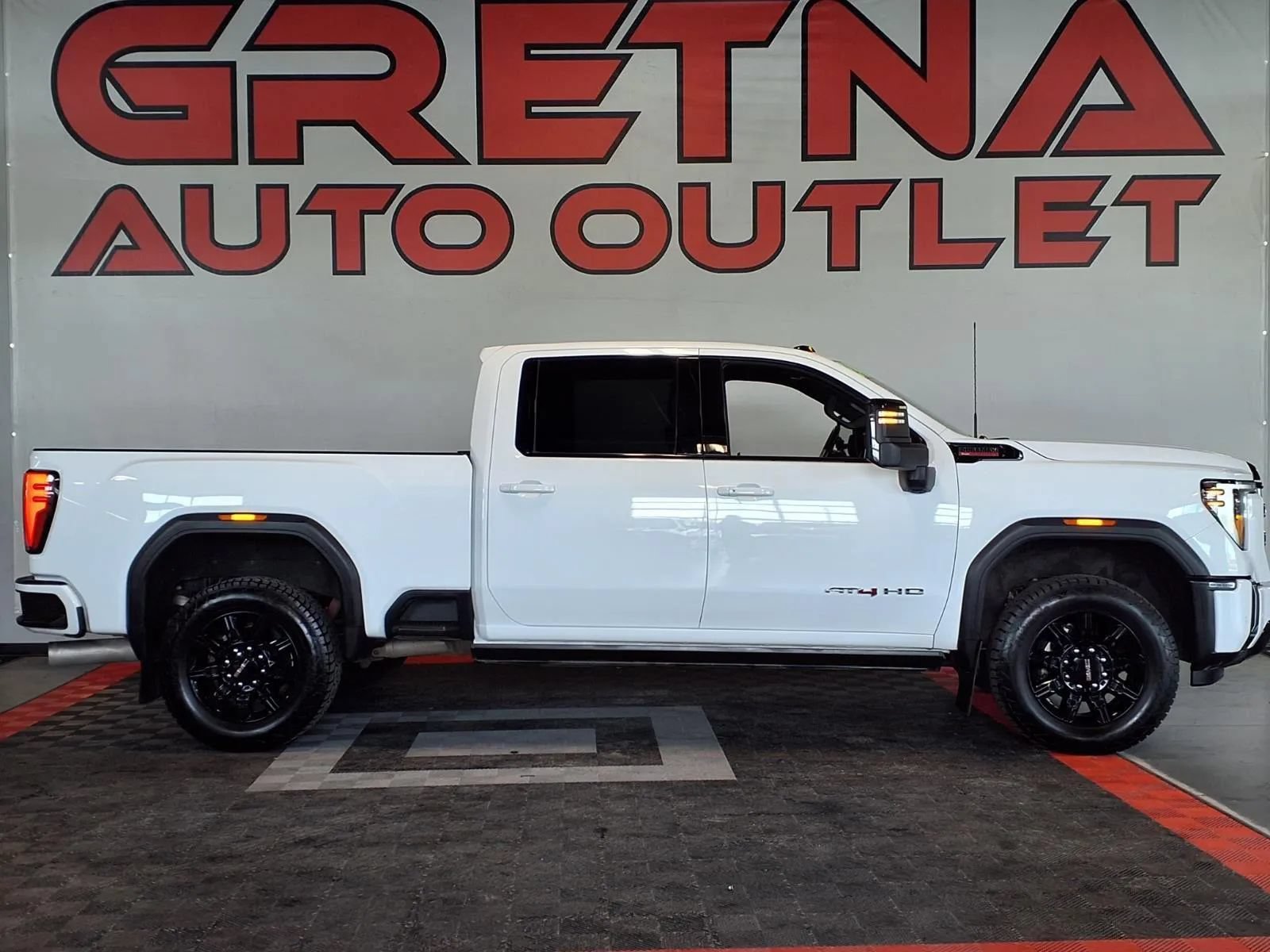 Used 2024 GMC Sierra 2500 AT4 w/ AT4 Premium Plus Package AWD/4WD video 1