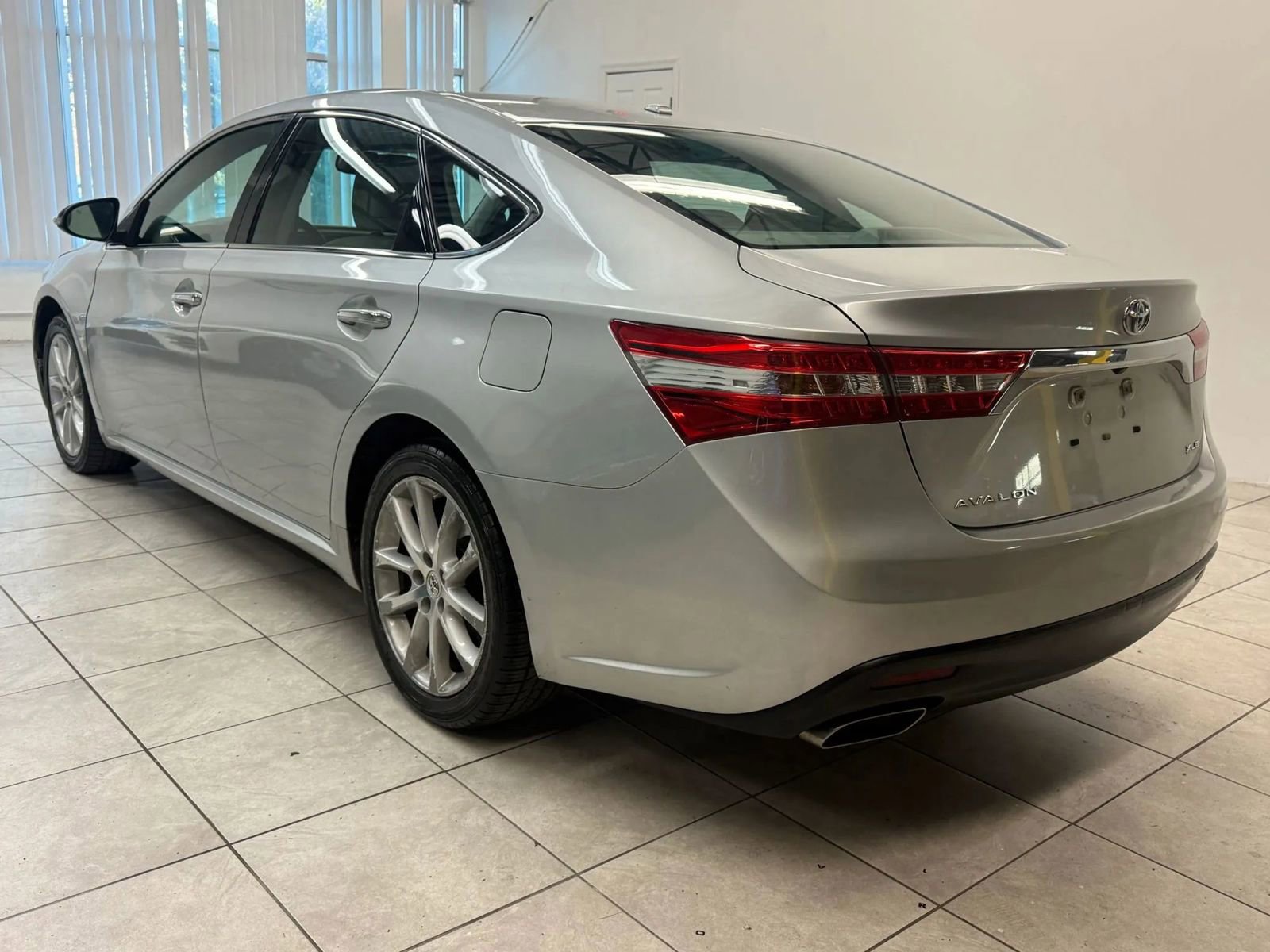 Used 2013 Toyota Avalon XLE Touring image 7