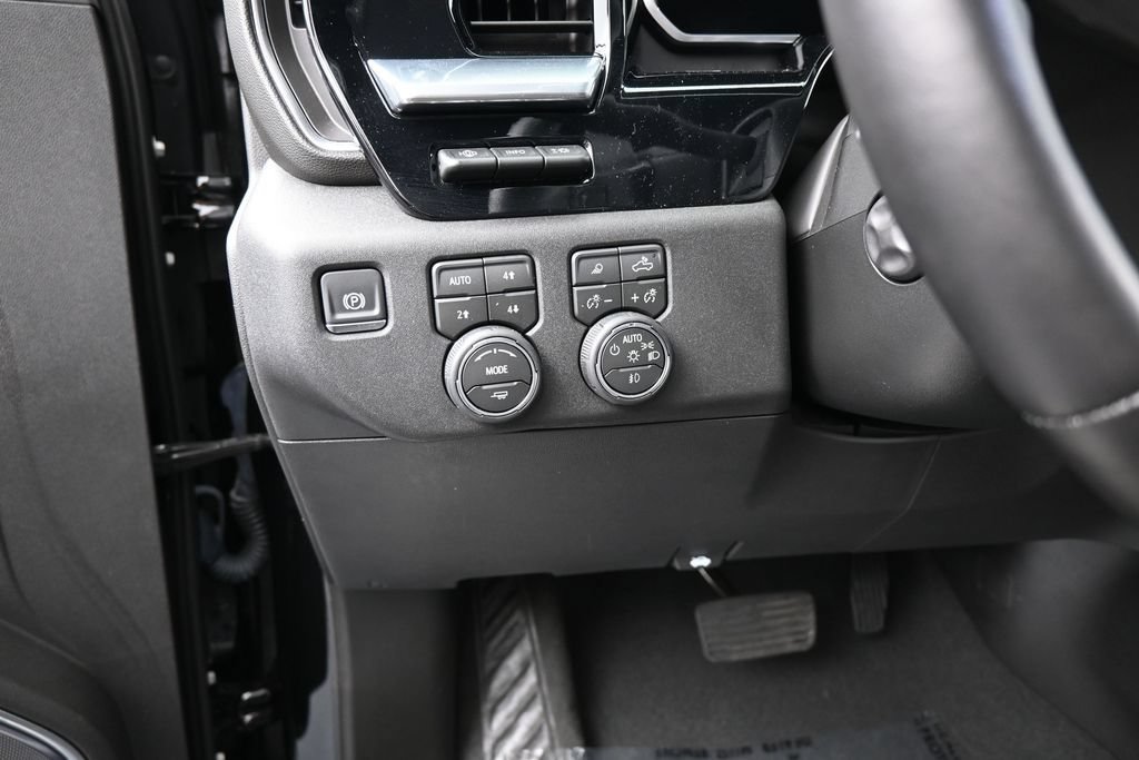 Used 2026 Chevrolet Silverado 1500 High Country w/ Midnight Edition AWD/4WD image 12