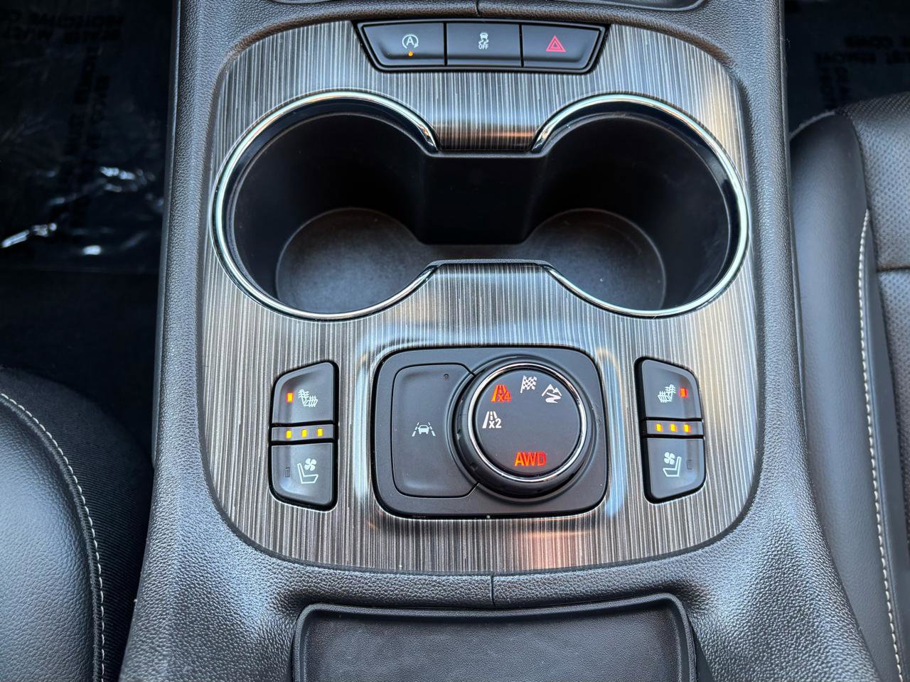 Used 2023 GMC Acadia SLT w/ Elevation Edition image 36