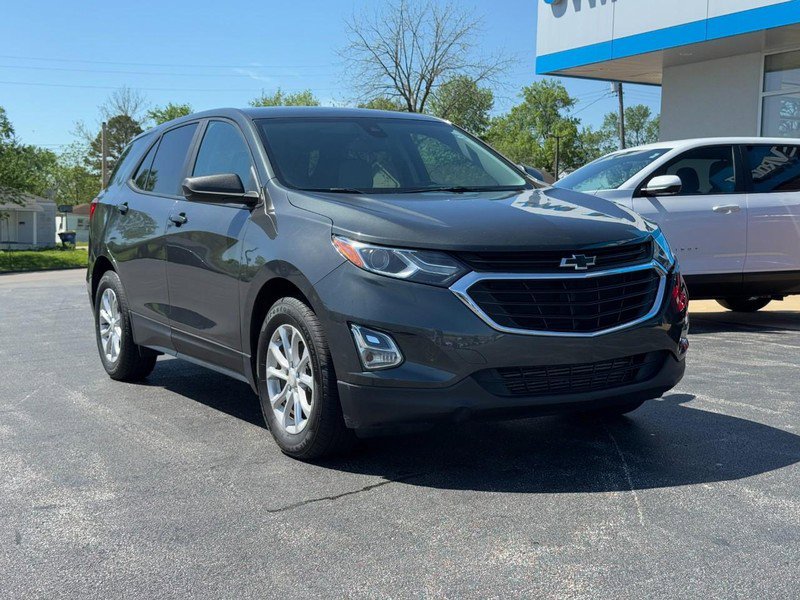 Used 2020 Chevrolet Equinox LS w/ LS Convenience Package image 2