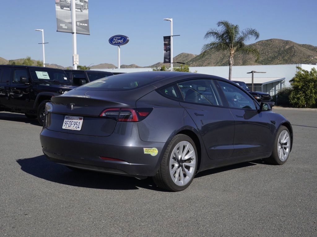 Used 2023 Tesla Model 3 Standard Range image 4