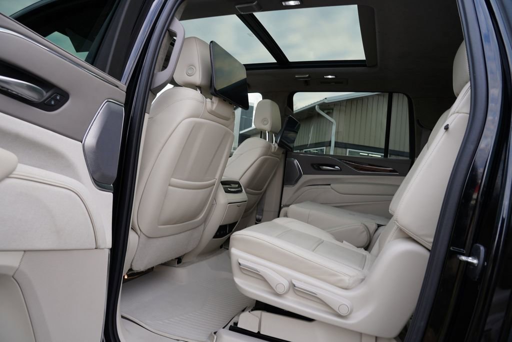 Used 2024 Cadillac Escalade ESV Sport Platinum w/ LPO, ONYX Package image 20
