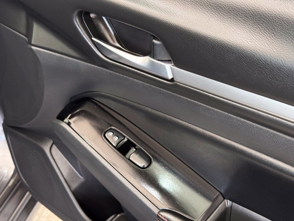 Used 2024 Nissan Altima 2.5 SR FWD image 23