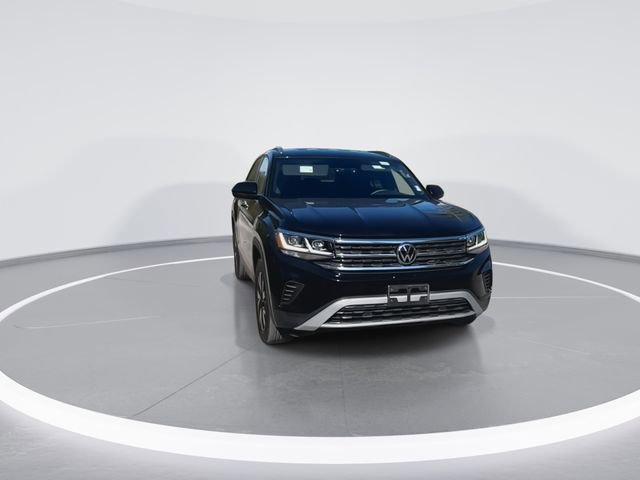 Used 2023 Volkswagen Atlas Cross Sport SE AWD/4WD image 3