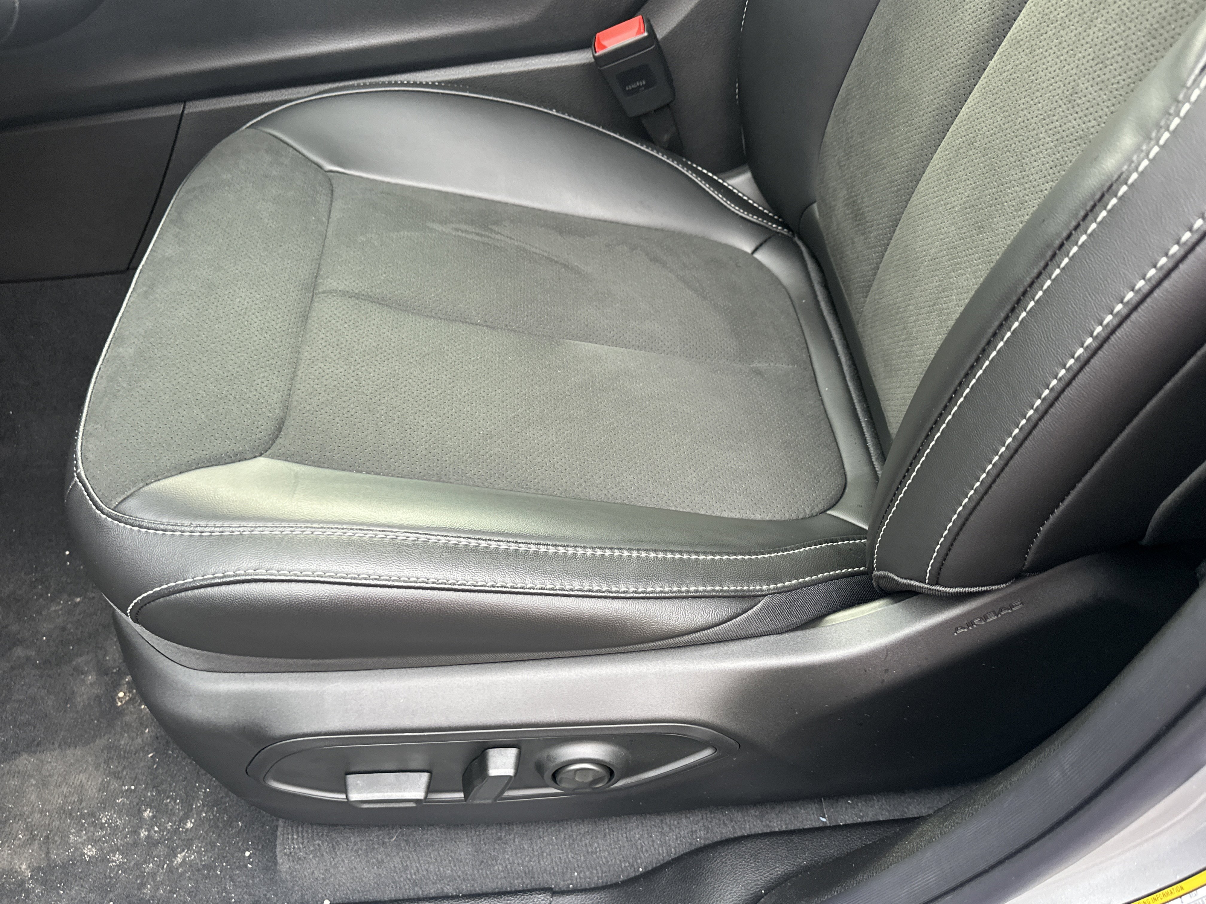 New 2026 Jeep Grand Cherokee Altitude image 27