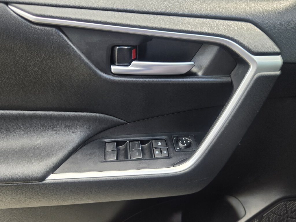 Used 2023 Toyota RAV4 XLE FWD image 26