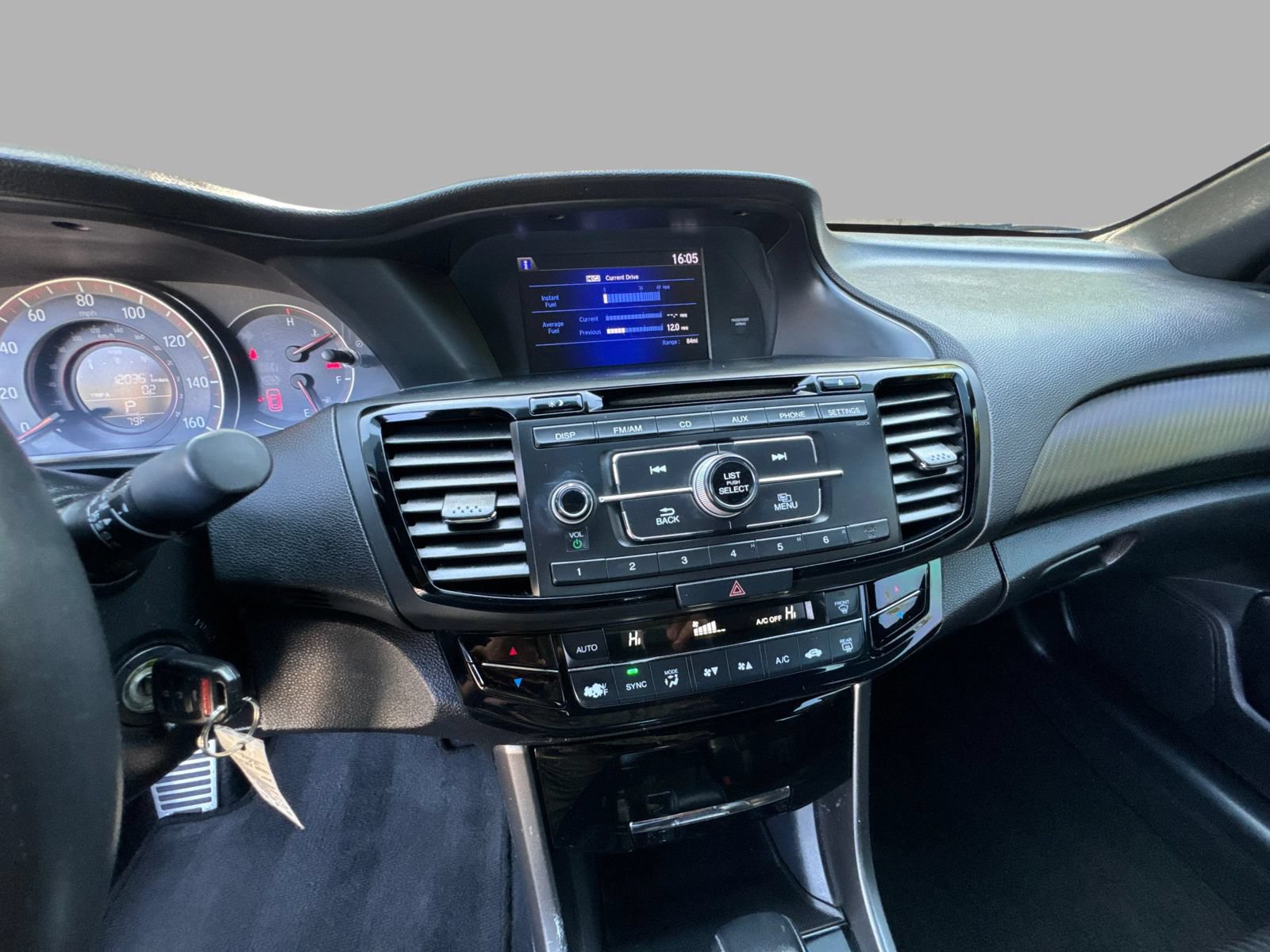 Used 2017 Honda Accord Sport image 29