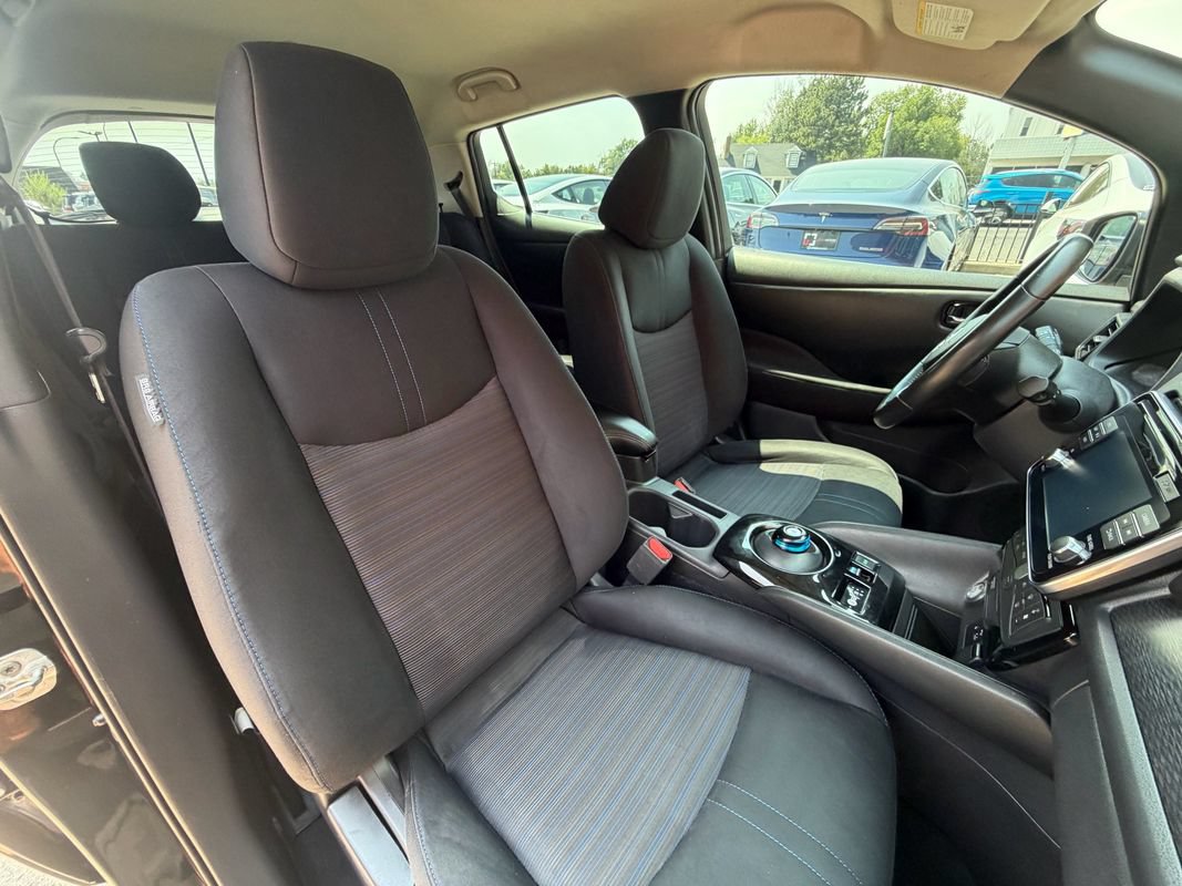 Used 2018 Nissan Leaf SV w/ Protection Package FWD image 25