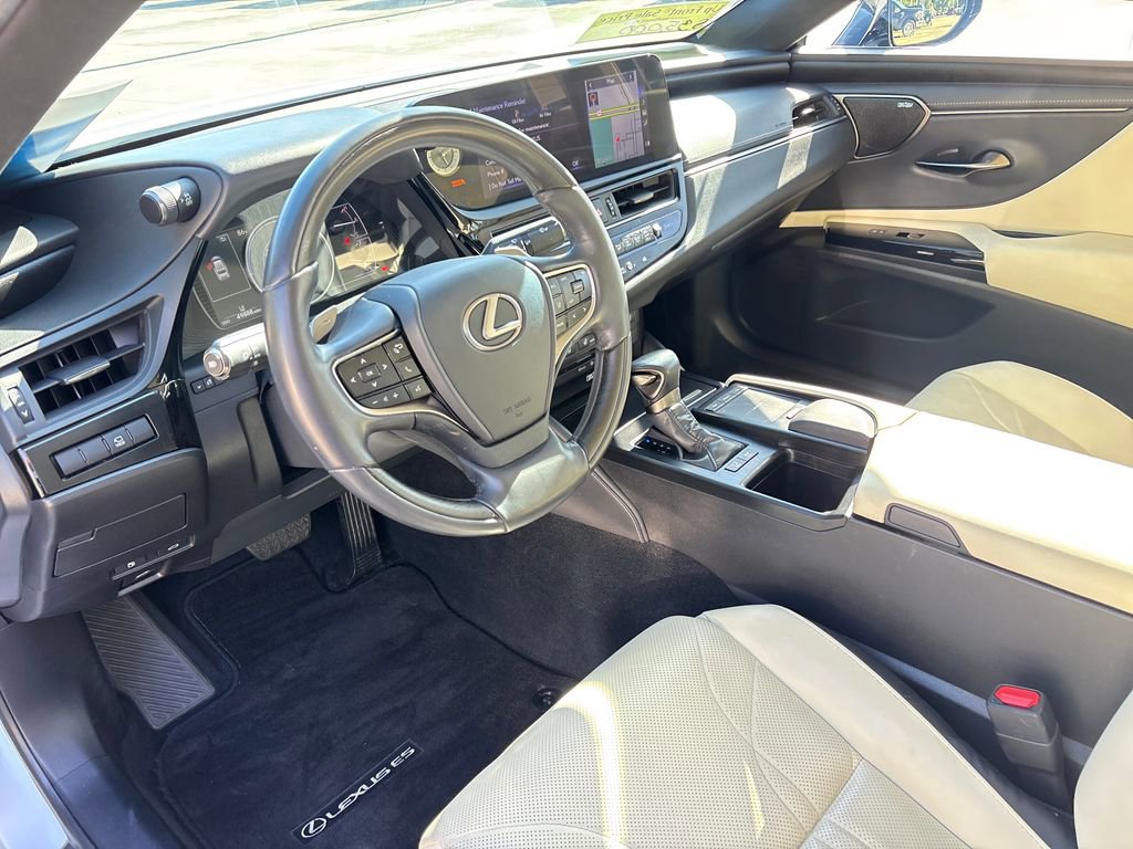 Used 2022 Lexus ES 300h w/ Luxury Package FWD image 6