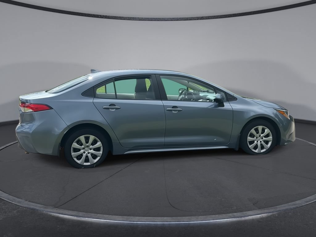 Used 2025 Toyota Corolla LE FWD image 9