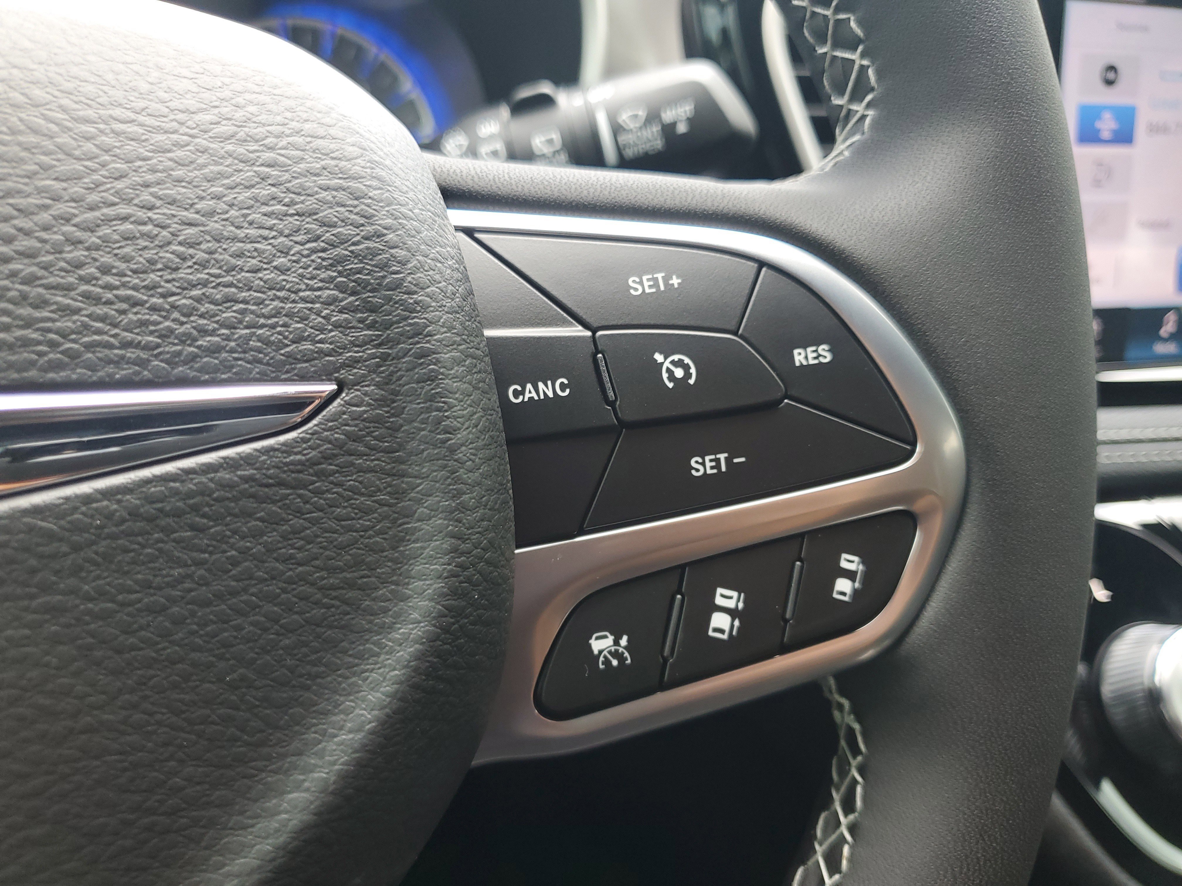 New 2026 Chrysler Pacifica Select image 16