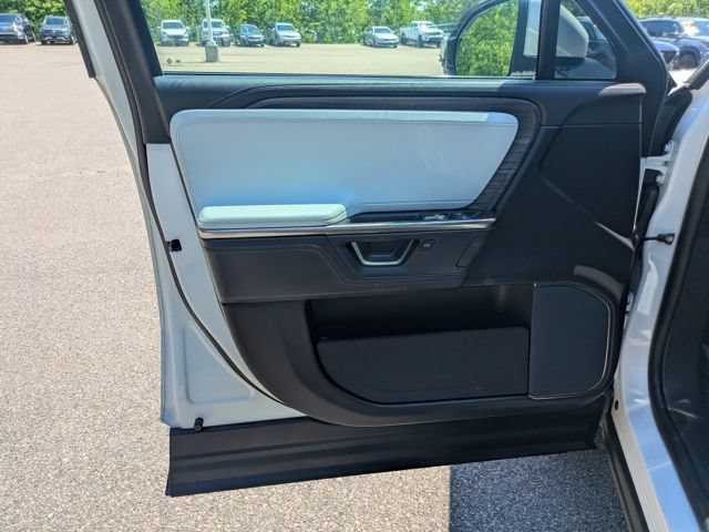 Used 2025 Rivian R1S Adventure AWD/4WD image 20