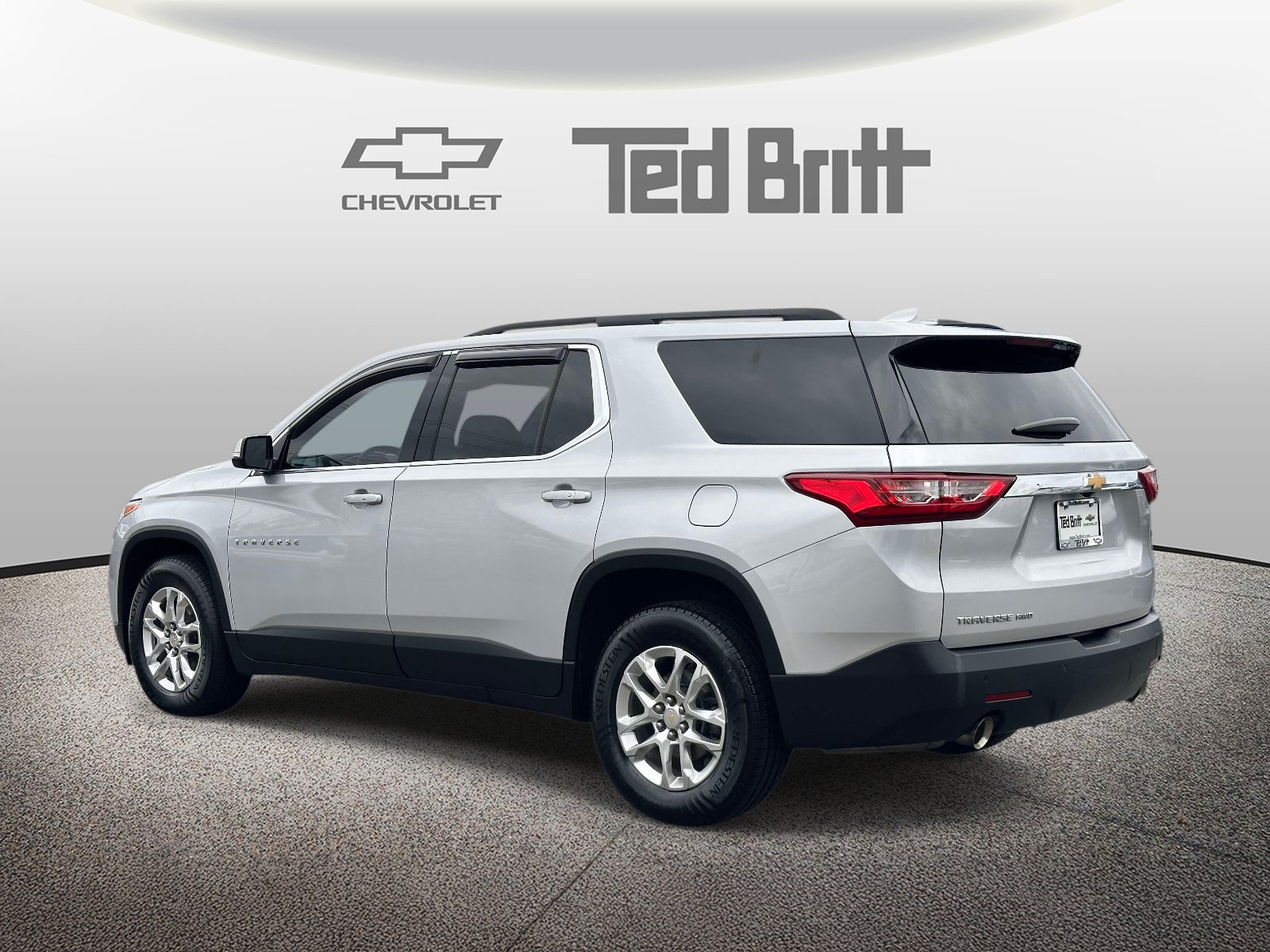 Used 2020 Chevrolet Traverse LT w/ Driver Confidence II Package AWD/4WD image 6