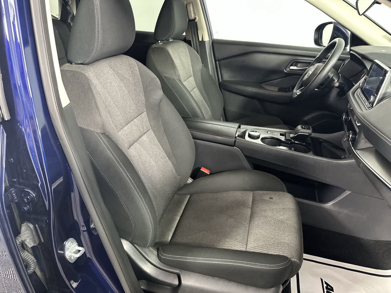 Used 2024 Nissan Rogue SV AWD/4WD image 19
