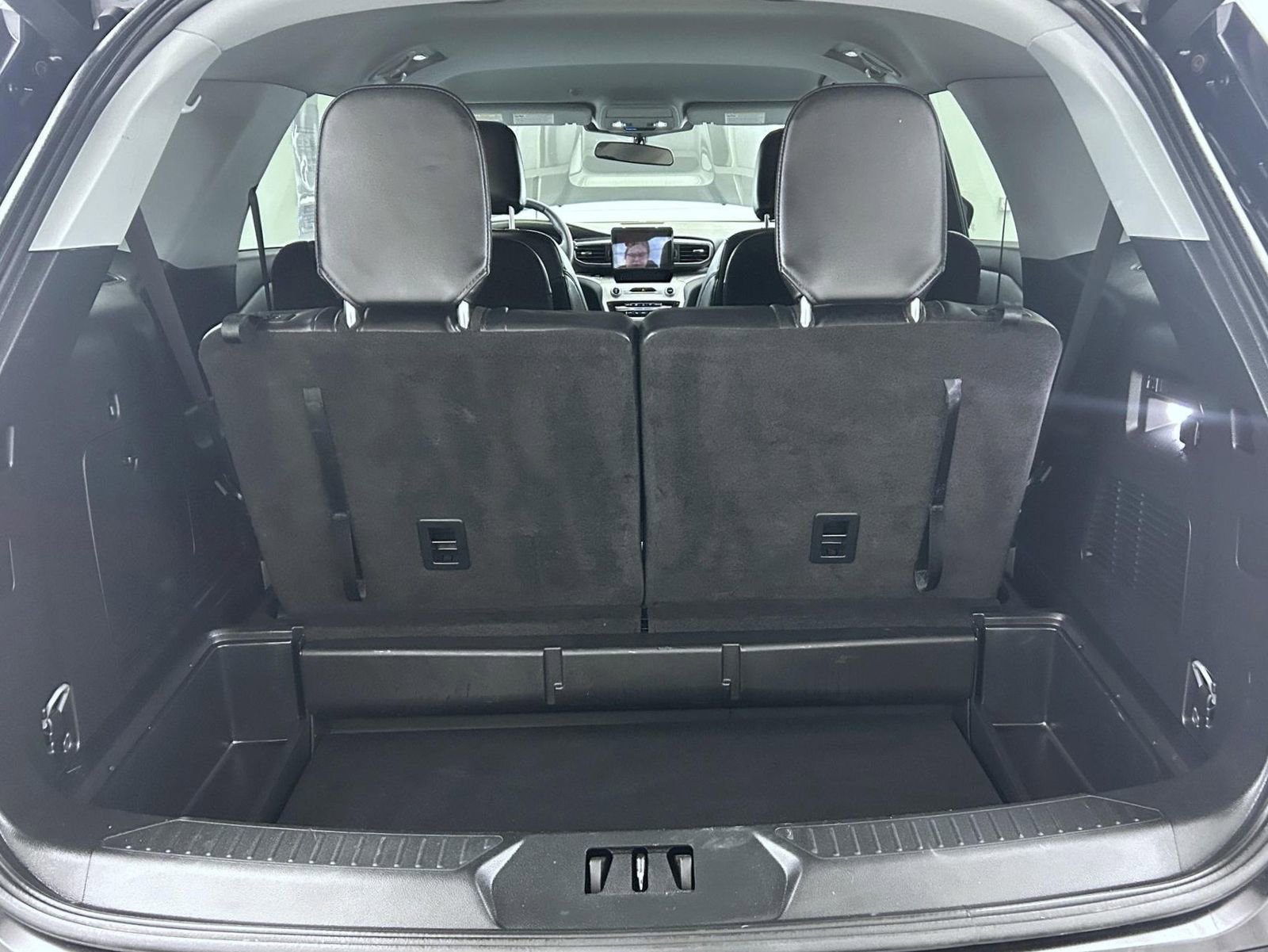 Used 2023 Ford Explorer XLT image 23