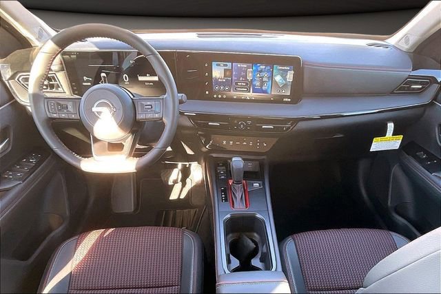 New 2026 Nissan Kicks SR w/ Cold Weather Package image 5