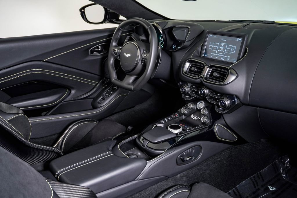 Used 2023 Aston Martin V12 Vantage Roadster image 19