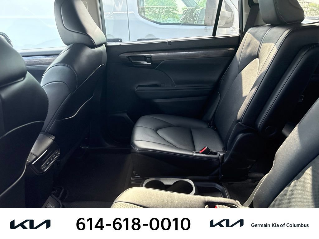 Used 2023 Toyota Highlander Limited AWD/4WD image 10