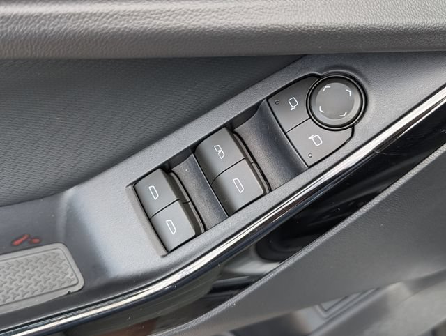 New 2026 Chevrolet Equinox LT w/ Convenience Package II FWD image 13