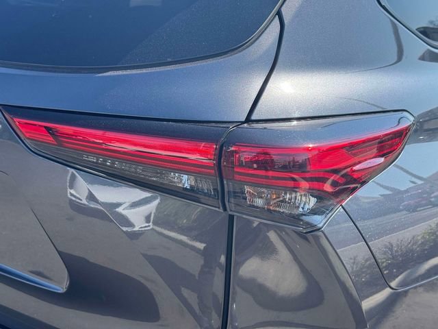 Used 2023 Toyota Highlander XSE AWD/4WD image 13