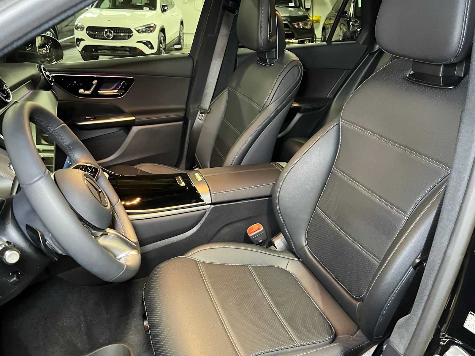 Used 2026 Mercedes-Benz GLC 300 4MATIC image 26