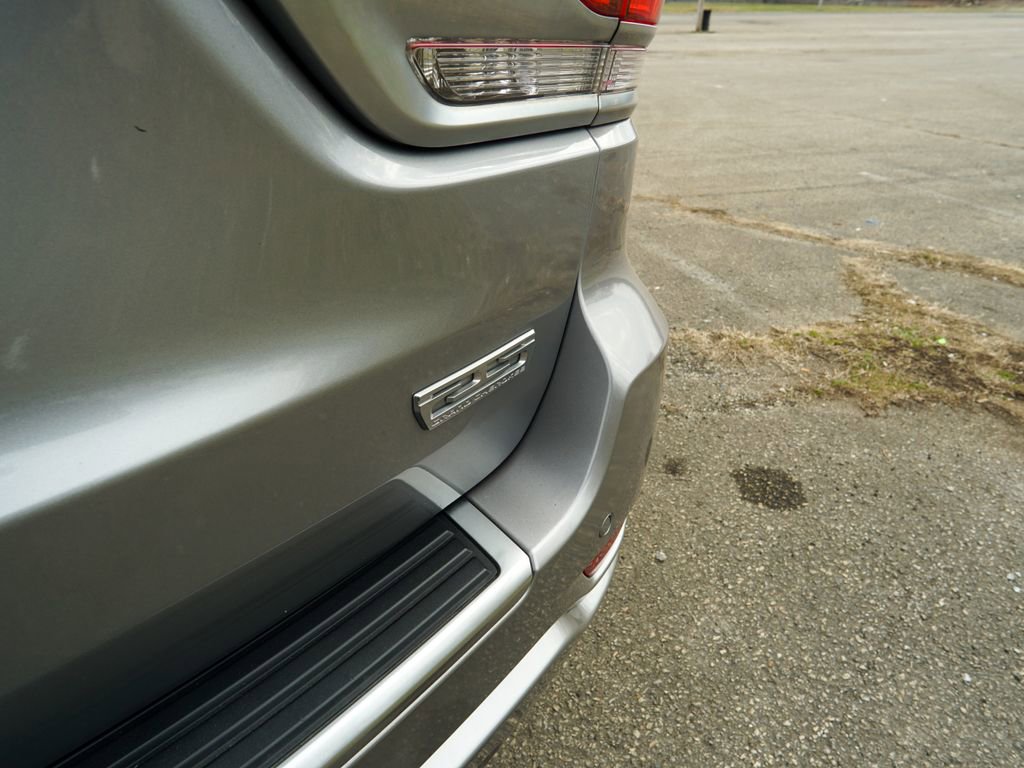 Used 2018 Jeep Grand Cherokee Limited image 10