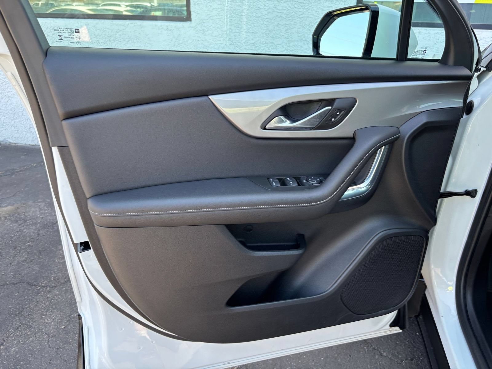 Used 2025 Chevrolet Blazer LT FWD image 18