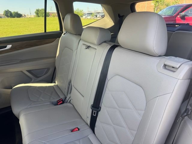Used 2025 Volkswagen Atlas SE FWD image 13