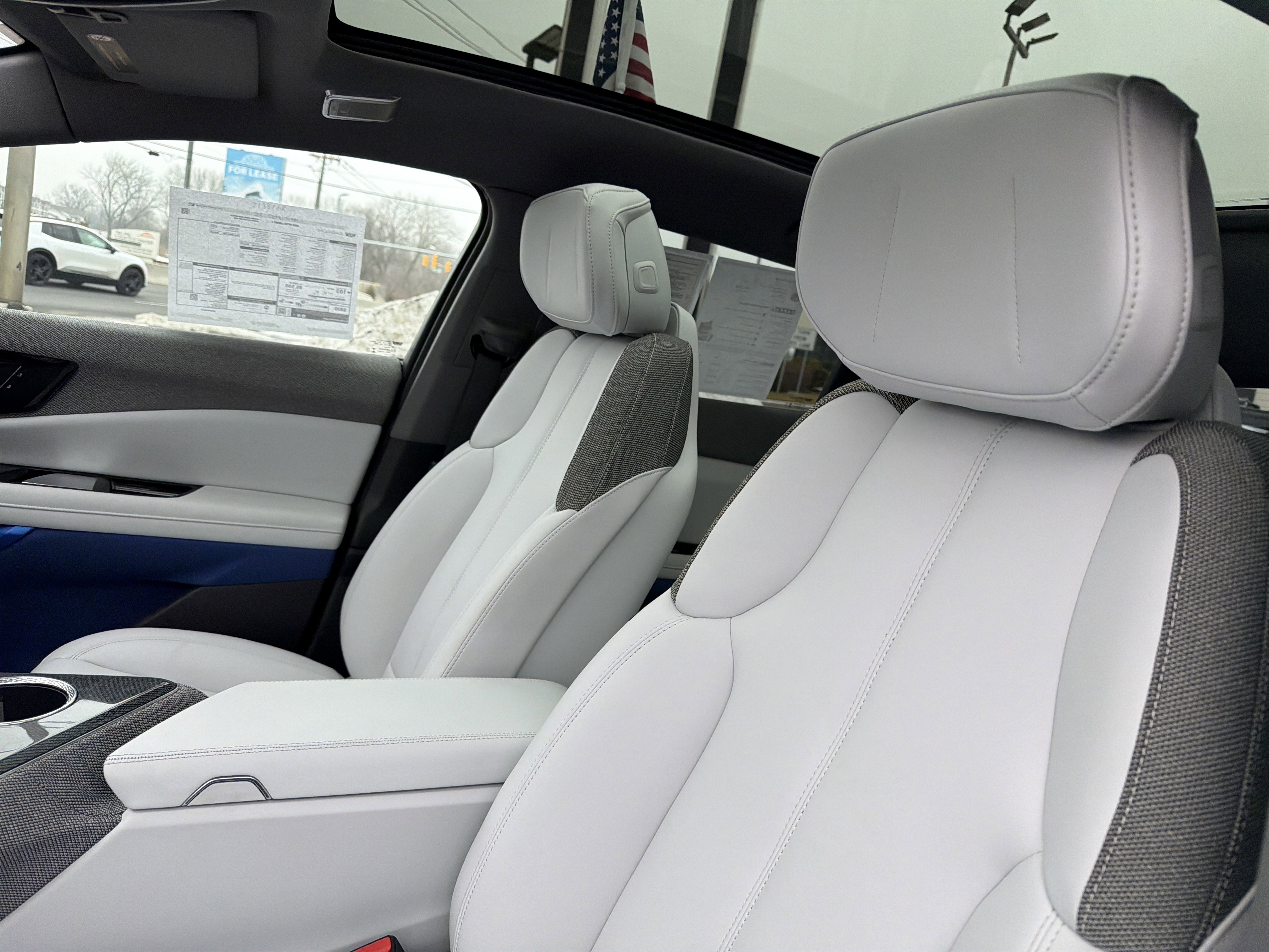 Certified 2025 Cadillac Optiq Luxury 1 w/ LPO, Floor Liner Package image 9