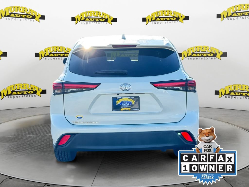 Used 2021 Toyota Highlander L FWD image 4