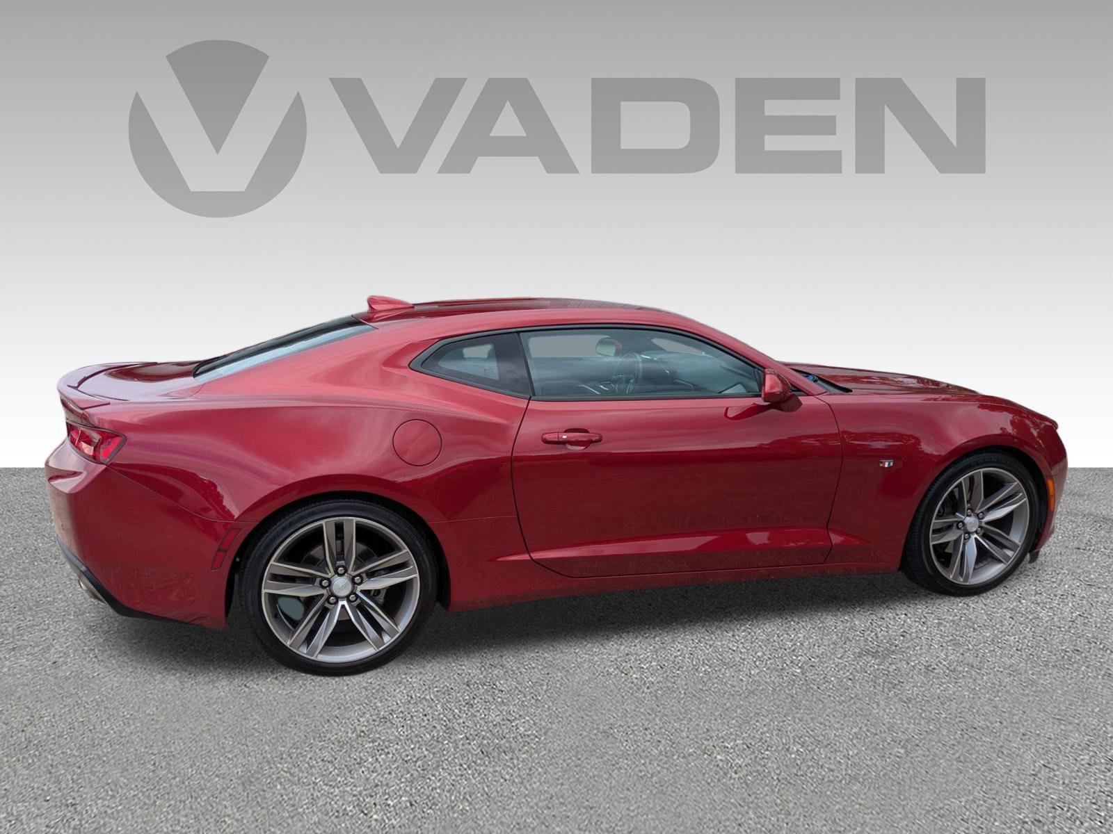 Used 2018 Chevrolet Camaro LT RWD image 22