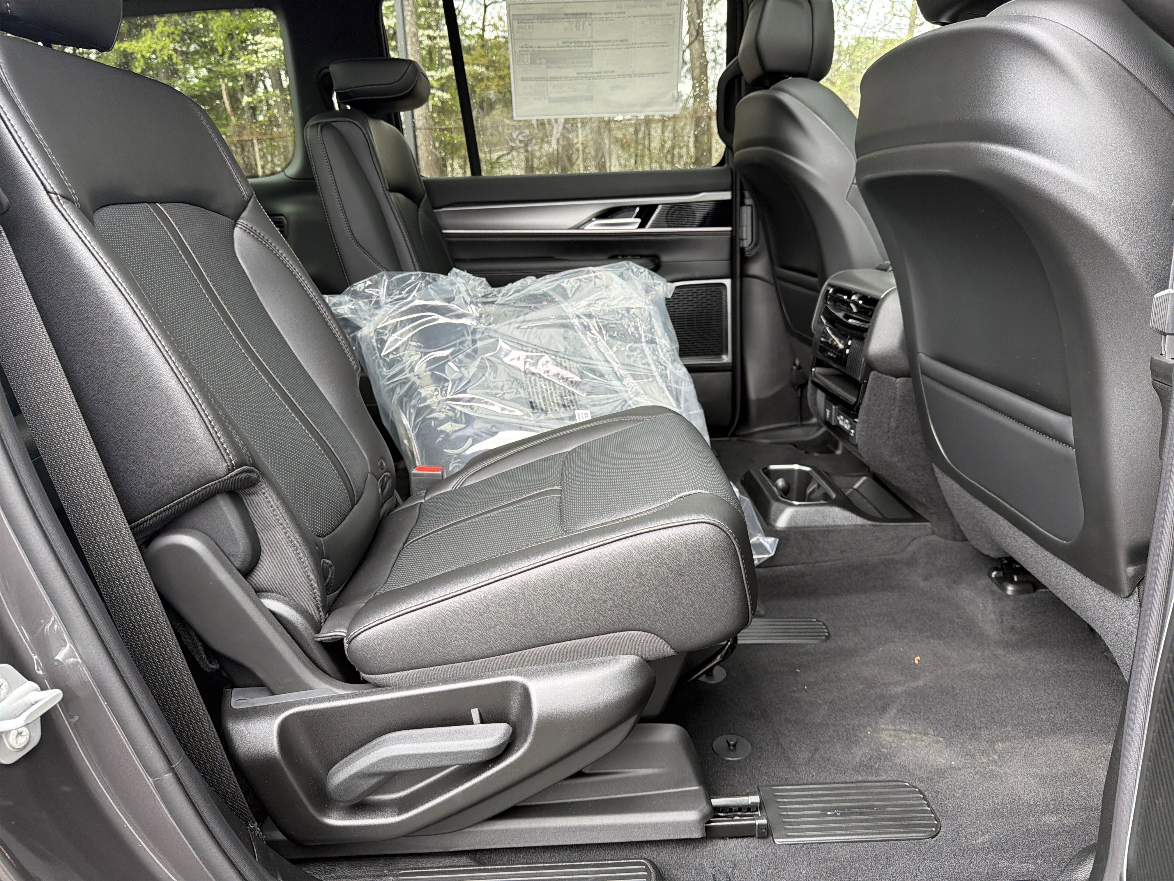 New 2026 Jeep Grand Wagoneer L 2WD w/ Premium Group I image 18