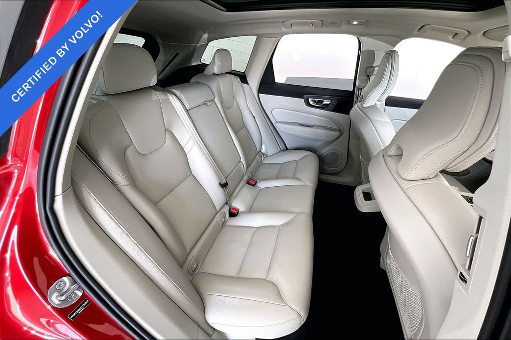 Certified 2025 Volvo XC60 B5 Plus AWD/4WD image 36