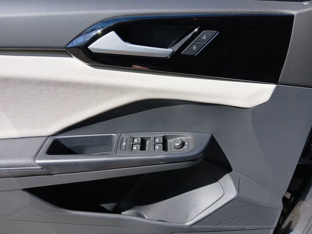 New 2026 Volkswagen Taos S image 11