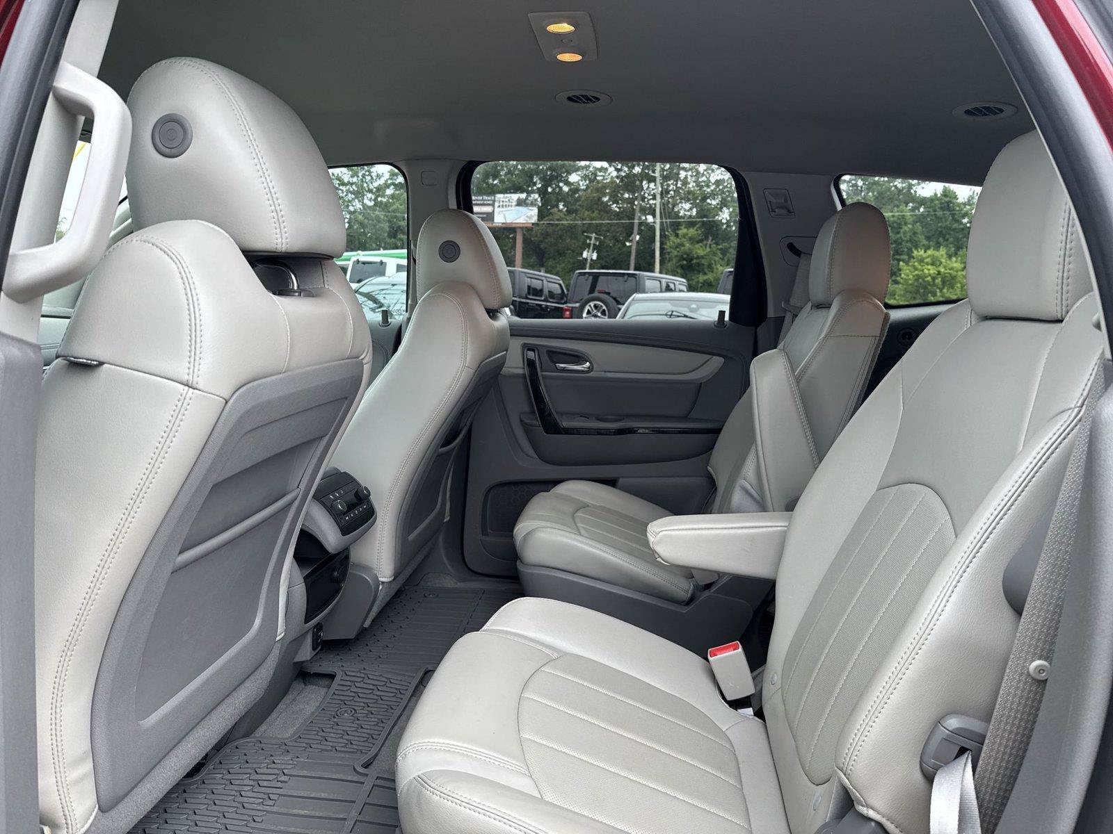 Used 2016 Chevrolet Traverse LTZ FWD image 19