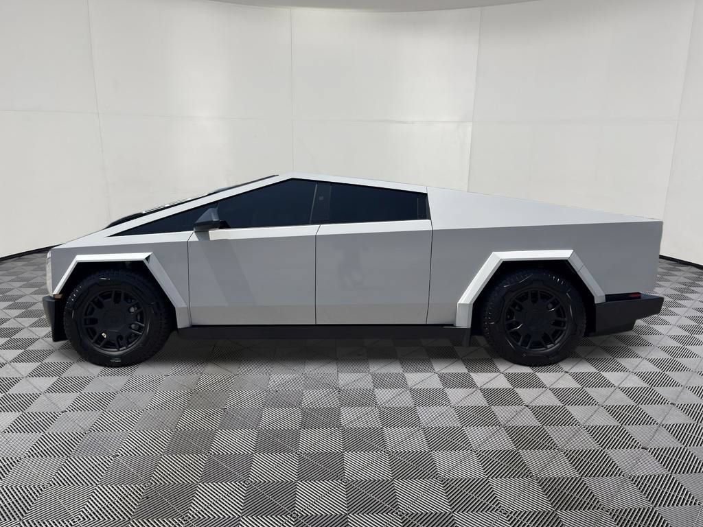 Used 2024 Tesla Cybertruck AWD Crew Cab image 9