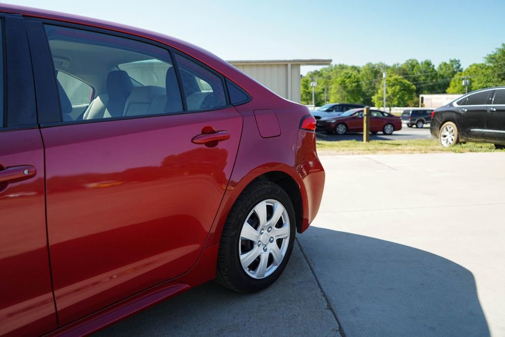 Used 2021 Toyota Corolla LE FWD image 21