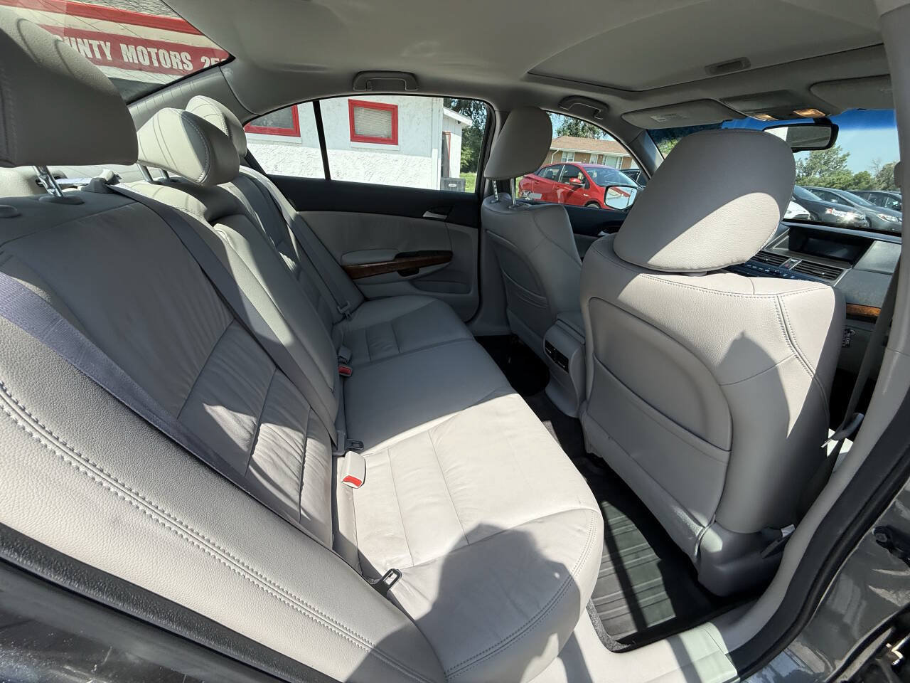 Used 2011 Honda Accord EX-L image 17